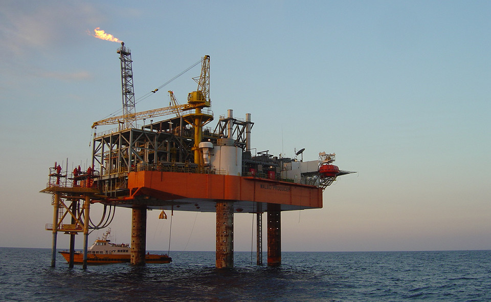 Product unit. Mobile offshore Production Unit. Нефтяная промышленность в Крыму. Offshore drilling Unit. Offshore Лукойл Калининград.